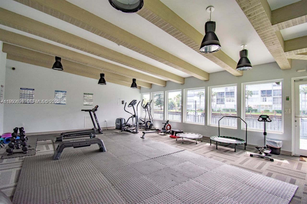 2731 Taft St, Unit 106, Hollywood, FL 33020 Photo