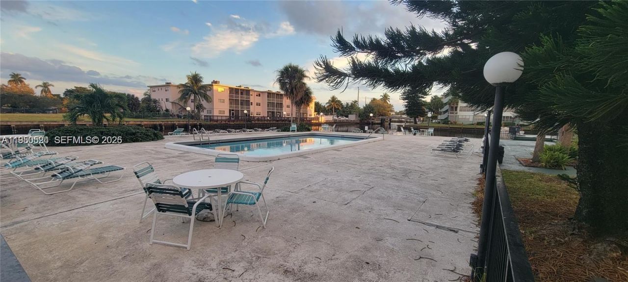 2731 Taft St, Unit 106, Hollywood, FL 33020 Photo