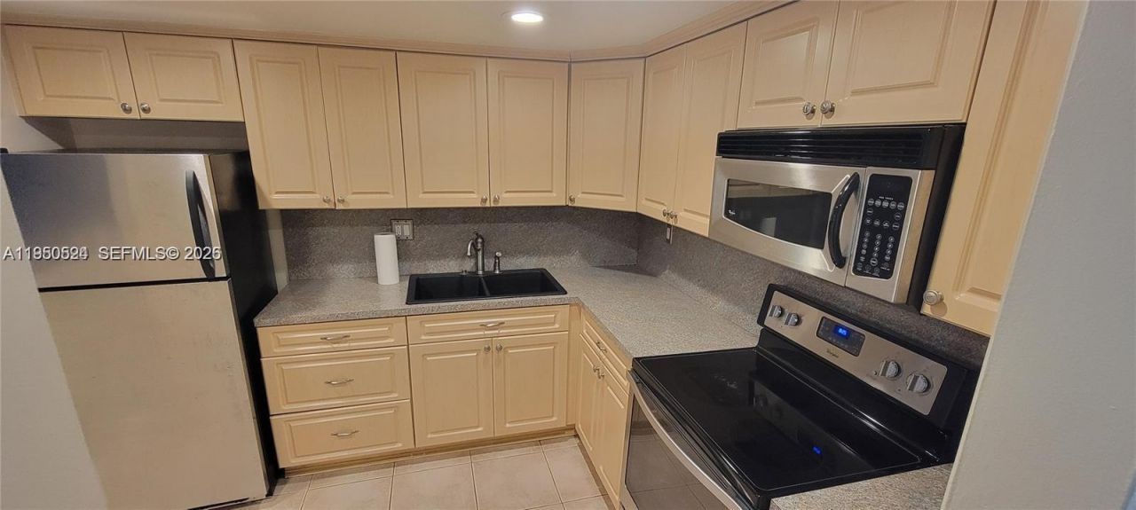 2731 Taft St, Unit 106, Hollywood, FL 33020 Photo