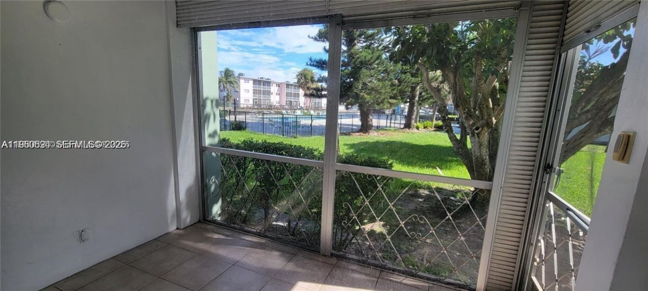 2731 Taft St, Unit 106, Hollywood, FL 33020 Photo