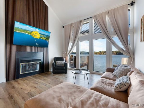 2268 Breezy Acres Road, Osage Beach, MO 65065