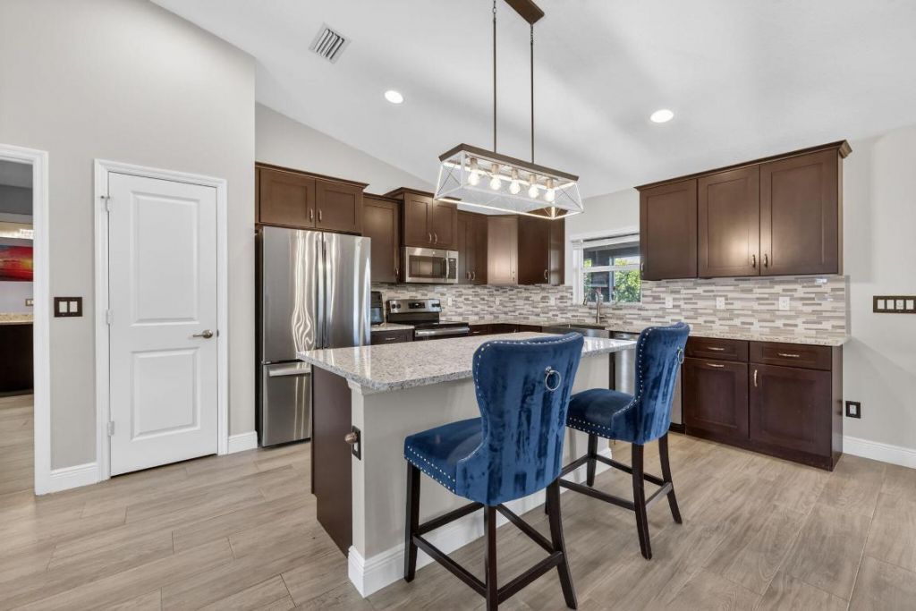 375 SW Alcan Drive, Port Saint Lucie, FL 34953 Photo