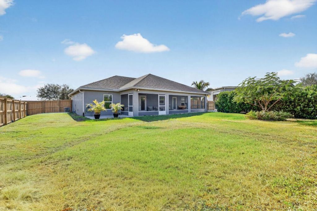 375 SW Alcan Drive, Port Saint Lucie, FL 34953 Photo