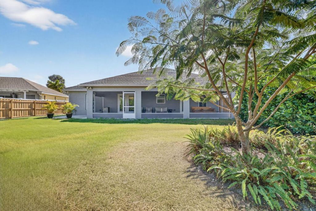 375 SW Alcan Drive, Port Saint Lucie, FL 34953 Photo