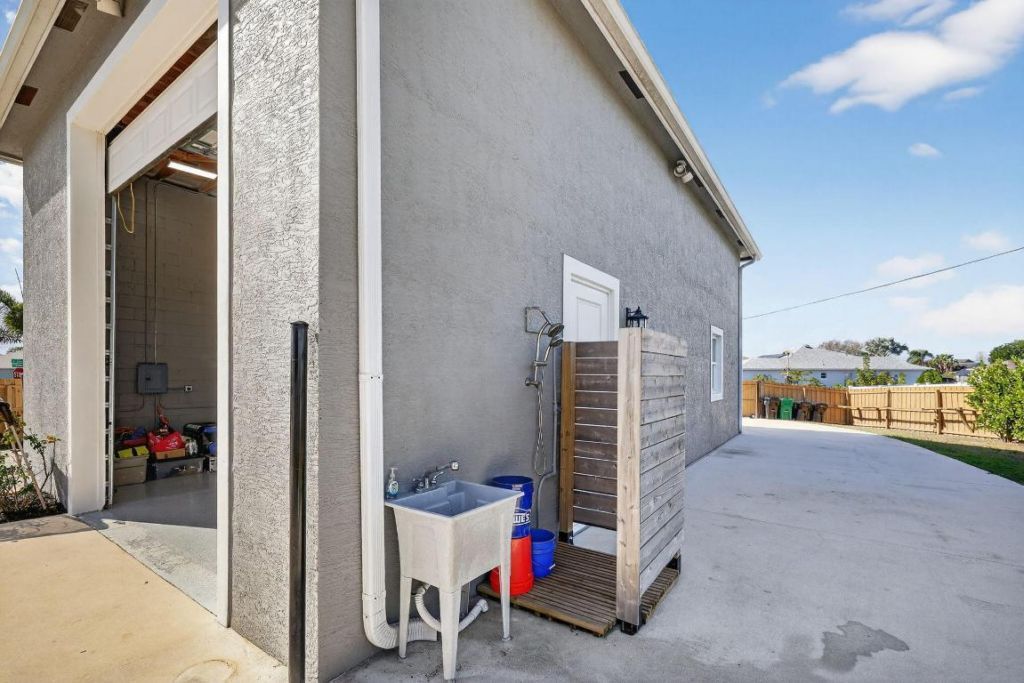 375 SW Alcan Drive, Port Saint Lucie, FL 34953 Photo