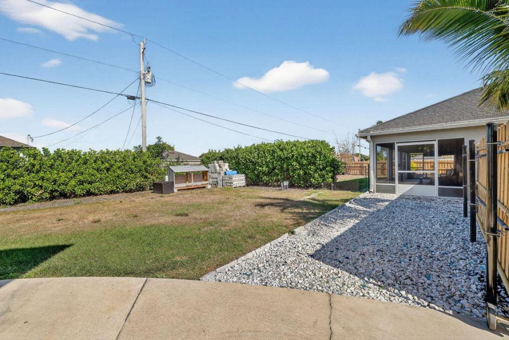 375 SW Alcan Drive, Port Saint Lucie, FL 34953 Photo