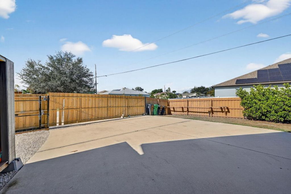 375 SW Alcan Drive, Port Saint Lucie, FL 34953 Photo