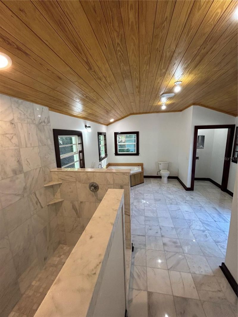 1027 NW 11th Avenue, Gainesville, FL 32601 Photo