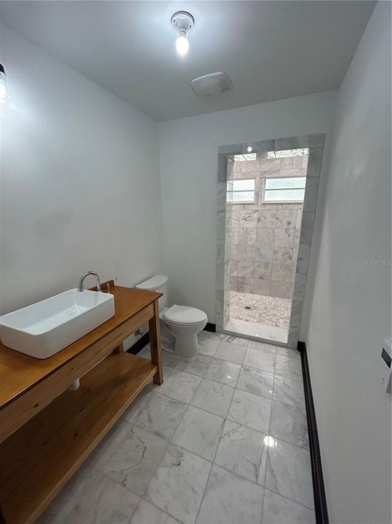 1027 NW 11th Avenue, Gainesville, FL 32601 Photo