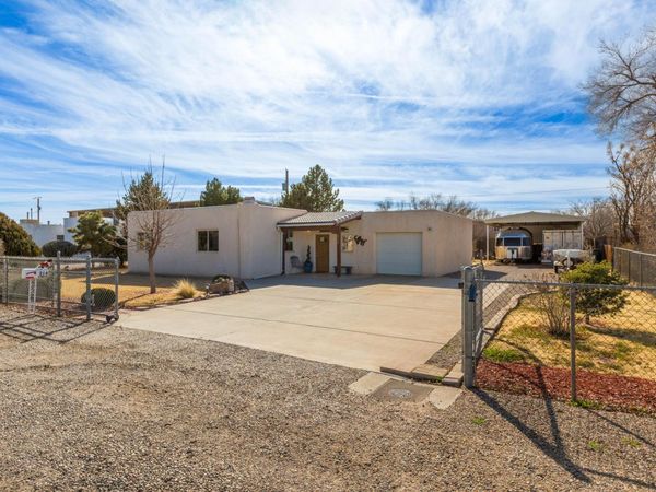 316 Homeland Road NW, Albuquerque, NM 87114