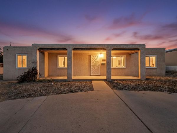 1526 Vassar Drive NE, Albuquerque, NM 87106