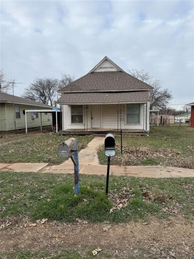 512 S Loy Street, Meeker, OK 74855 Main Photo