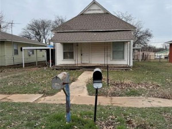 512 S Loy Street, Meeker, OK 74855