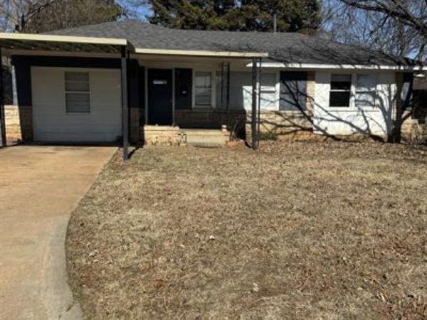 1215 NW Logan Avenue, Lawton, OK 73507