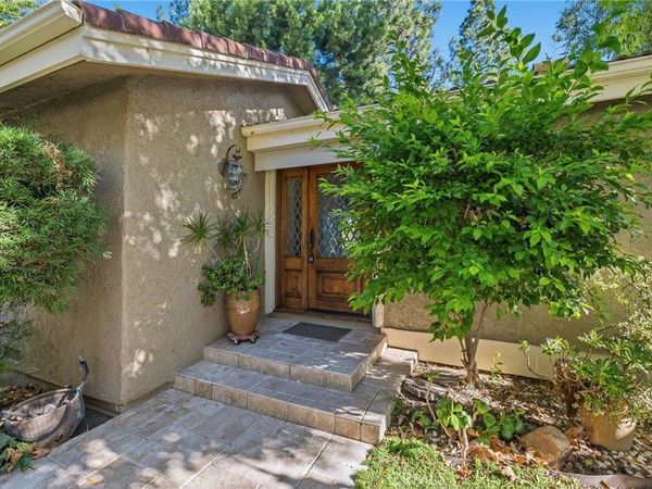 113 Conifer Circle, Oak Park, CA 91377