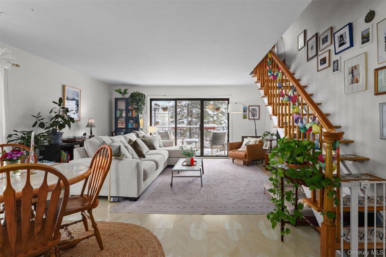 605 Kemeys Avenue, Unit 605, Briarcliff Manor, NY 10510 Main Photo