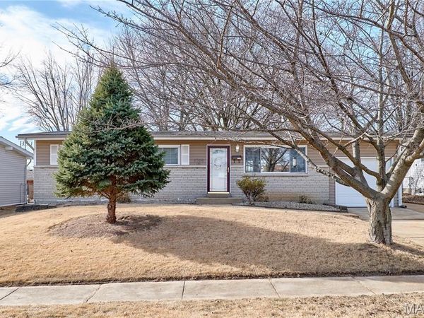 1910 Flamingo Drive, Florissant, MO 63031