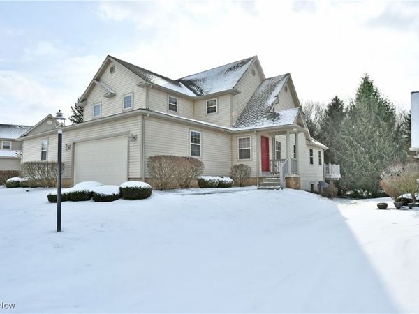 140 Fairway Place NW, Warren, OH 44483