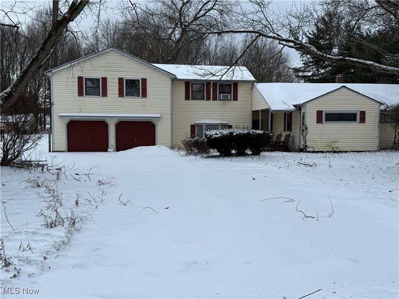 2855 Melgren Drive SW, Warren, OH 44481 Photo 1