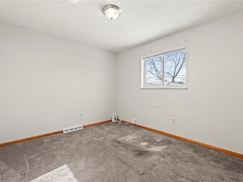 14320 Janice Drive, Maple Heights, OH 44137 Photo 12