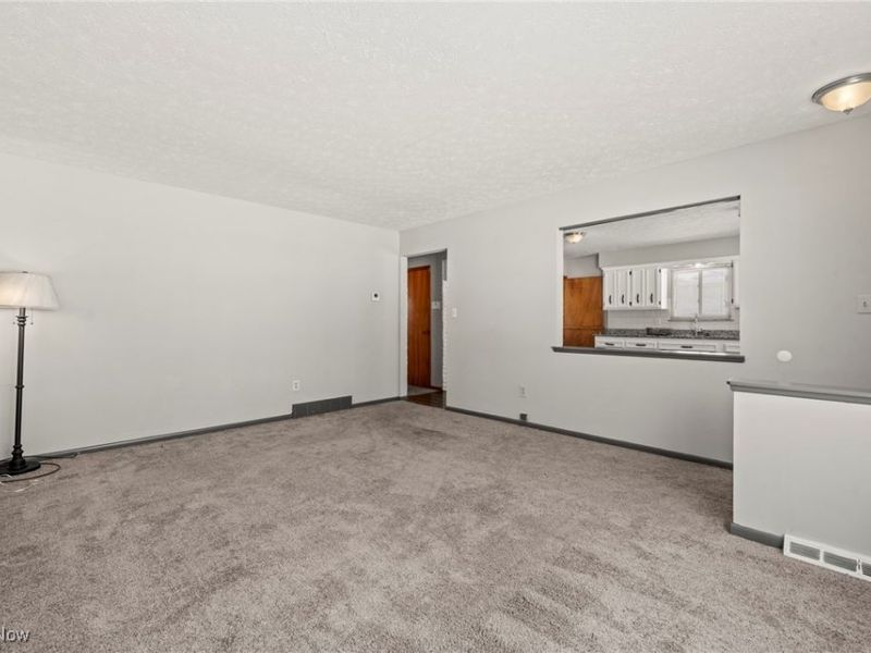 14320 Janice Drive, Maple Heights, OH 44137 Photo 5