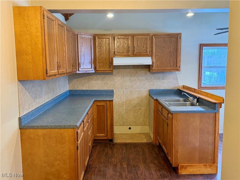 7620 Cindell Street SE, East Canton, OH 44730 Photo 9