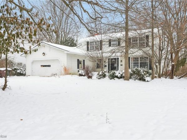 2100 W Salem Parkway, Westlake, OH 44145