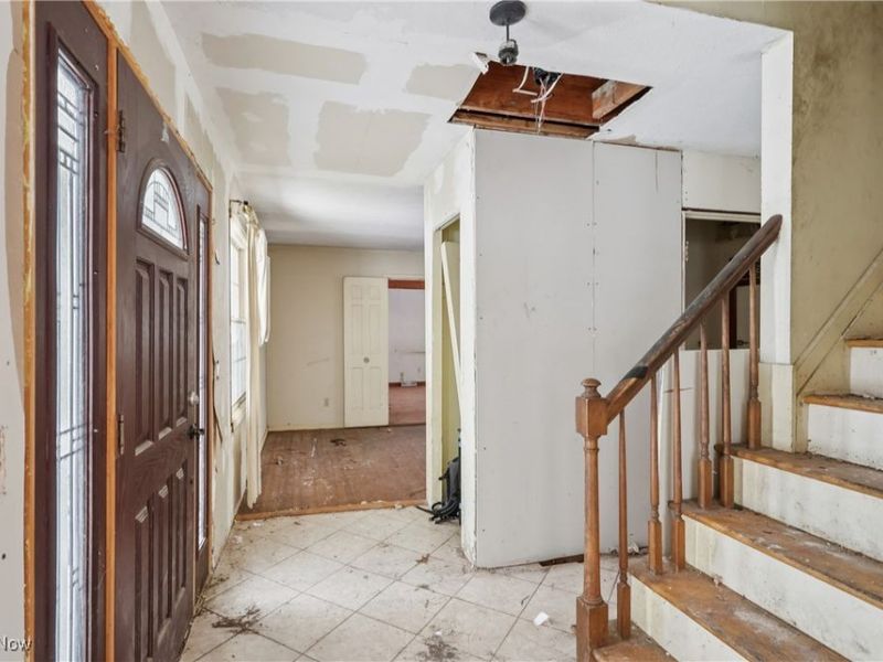 2100 W Salem Parkway, Westlake, OH 44145 Photo 2