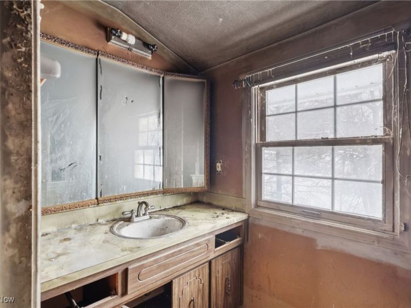 2100 W Salem Parkway, Westlake, OH 44145 Photo 27