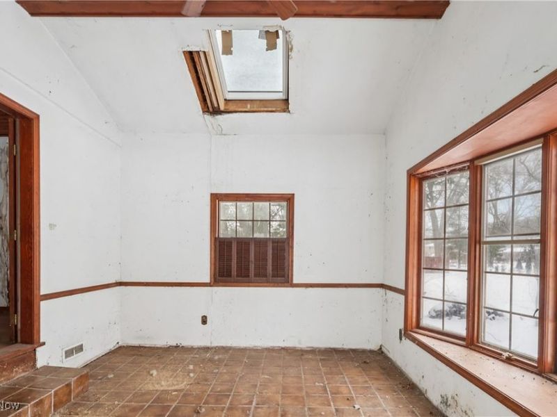 2100 W Salem Parkway, Westlake, OH 44145 Photo 8