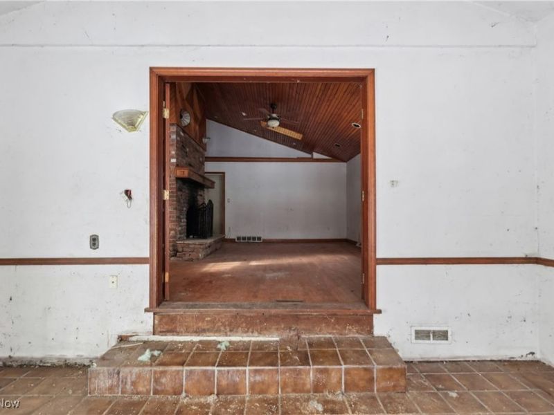 2100 W Salem Parkway, Westlake, OH 44145 Photo 9