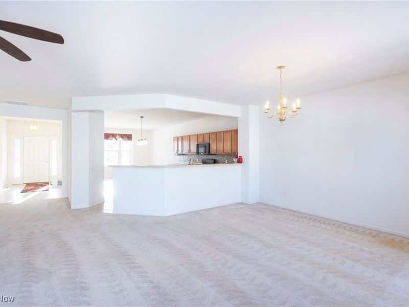 38342 Kingsbury Drive, North Ridgeville, OH 44039 Photo 11