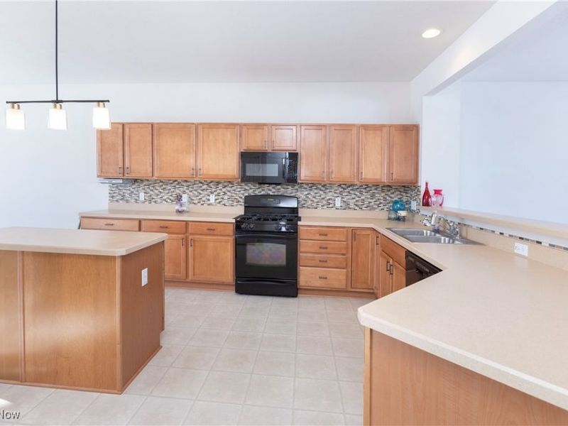 38342 Kingsbury Drive, North Ridgeville, OH 44039 Photo 15