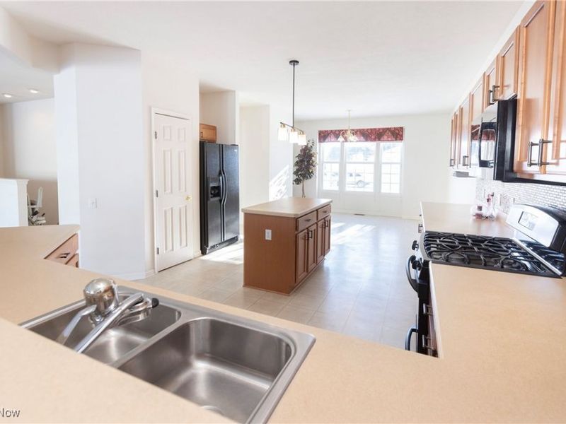 38342 Kingsbury Drive, North Ridgeville, OH 44039 Photo 16