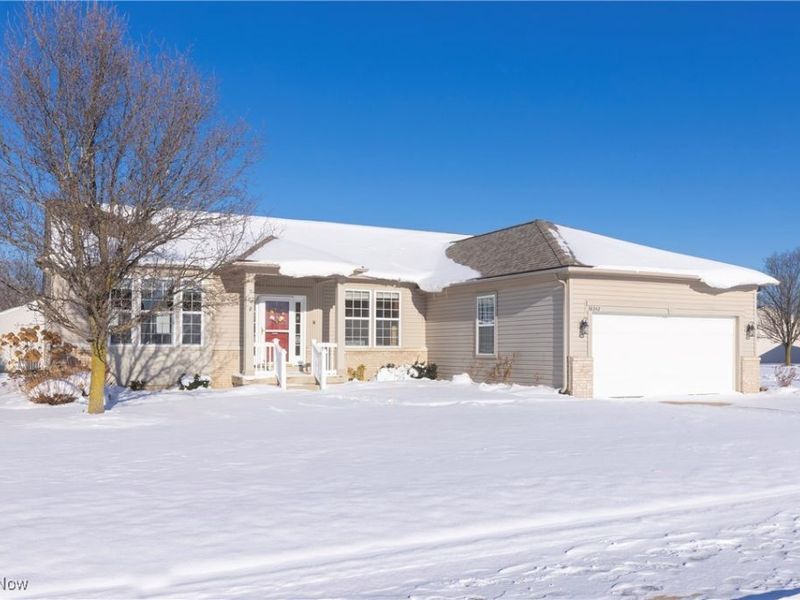 38342 Kingsbury Drive, North Ridgeville, OH 44039 Photo 2