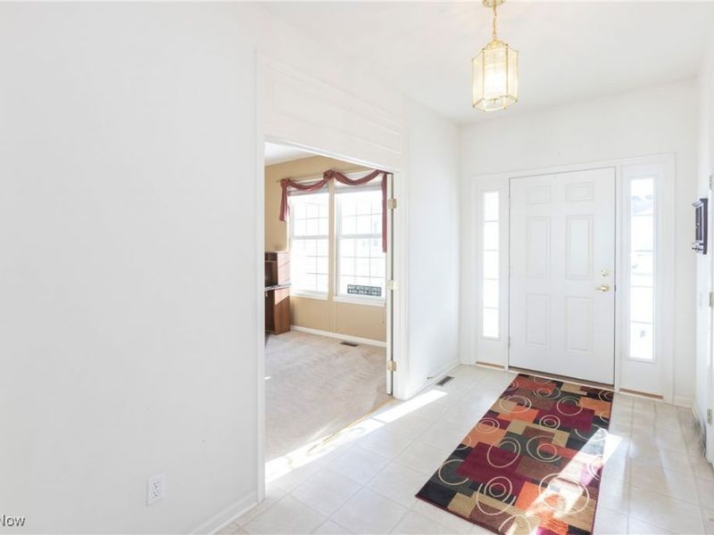 38342 Kingsbury Drive, North Ridgeville, OH 44039 Photo 4