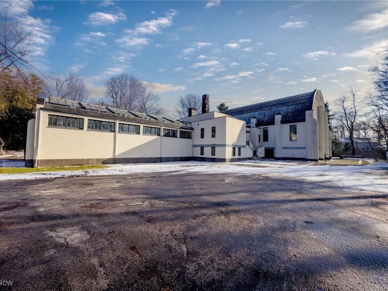 24400 Cedar Road, Beachwood, OH 44122 Photo 1