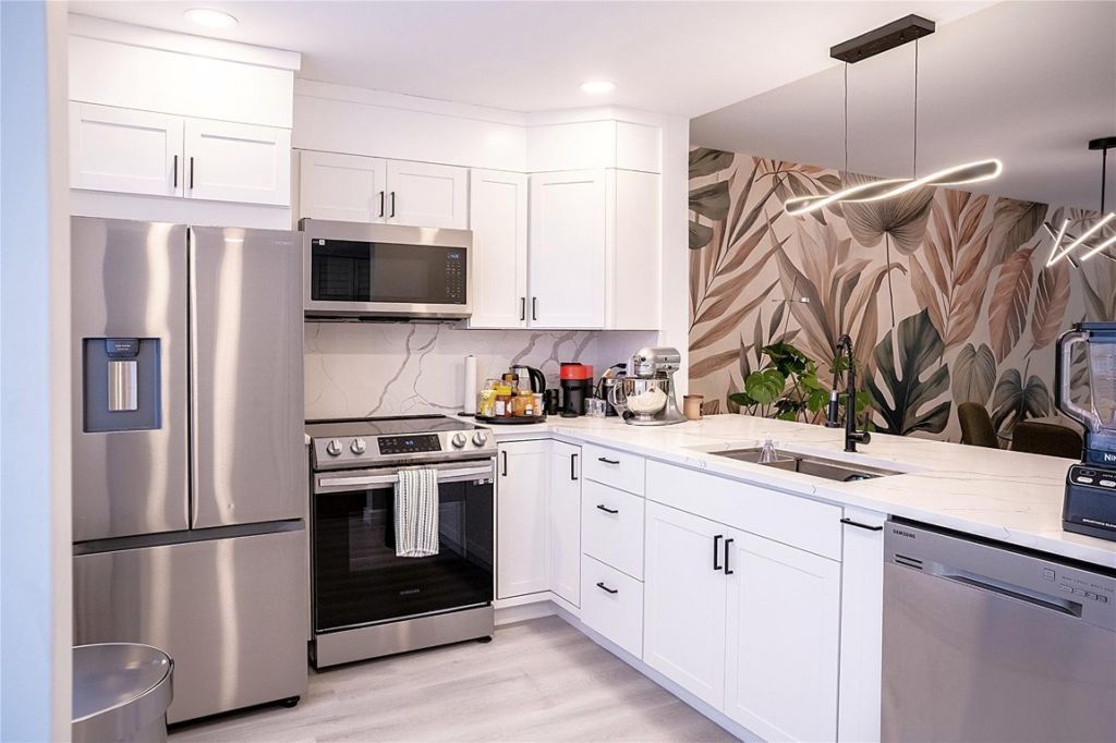 10 SE 13th St, Unit B3, Boca Raton, FL 33432 Photo