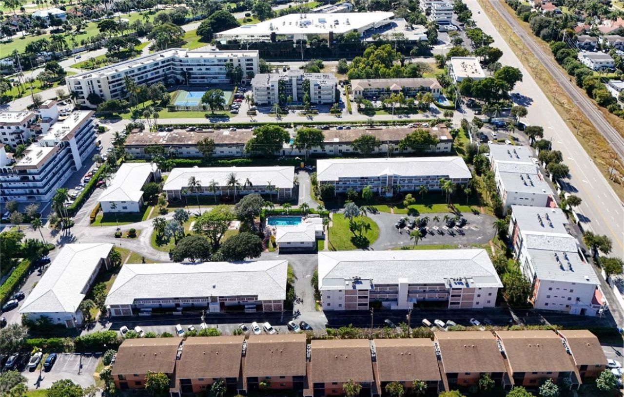 10 SE 13th St, Unit B3, Boca Raton, FL 33432 Photo