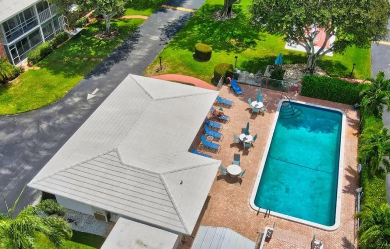 10 SE 13th Street, Unit B3, Boca Raton, FL 33432 Photo