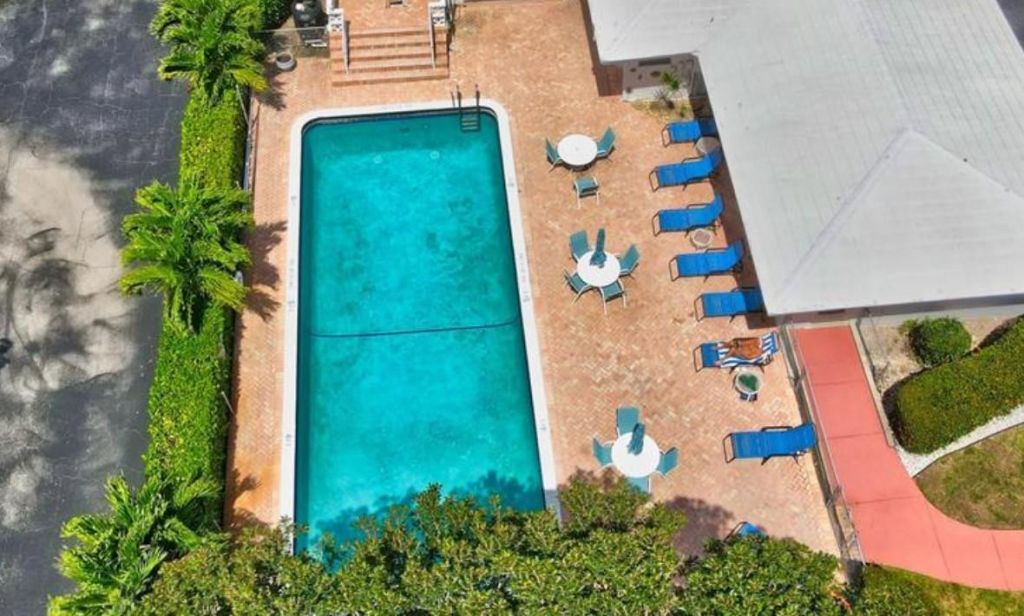 10 SE 13th St, Unit B3, Boca Raton, FL 33432 Photo