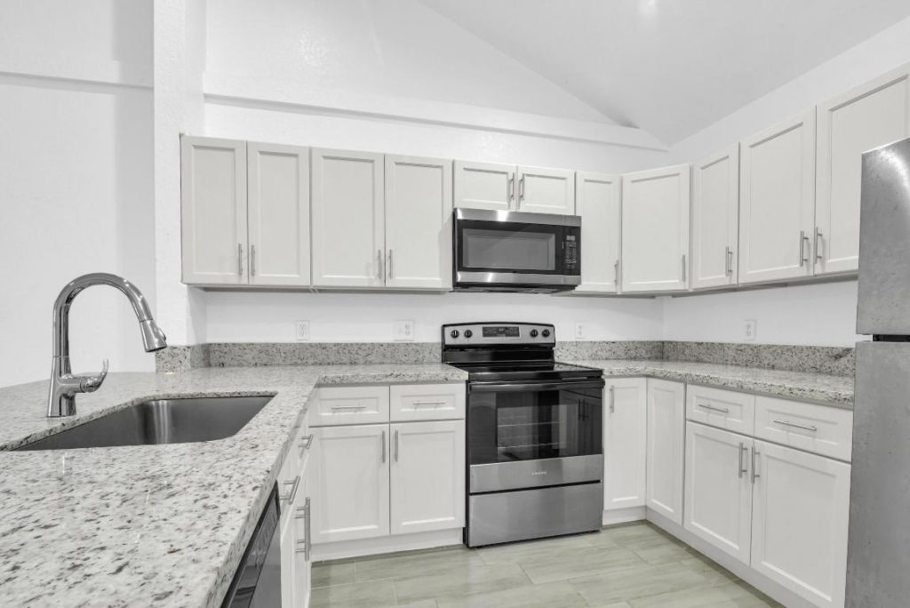 13737 Yarmouth Drive, Wellington, FL 33414 Photo