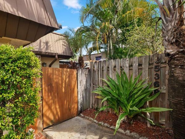 3536 Gardens Drive E, Unit B, Palm Beach Gardens, FL 33410