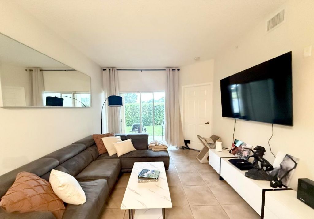 2100 Greenview Shores Boulevard, Unit 508, Wellington, FL 33414 Photo