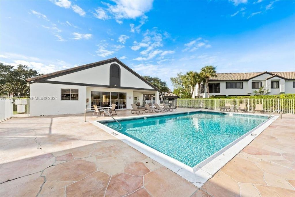 7525 NW 61st Terrace, Unit 603, Parkland, FL 33067 Photo