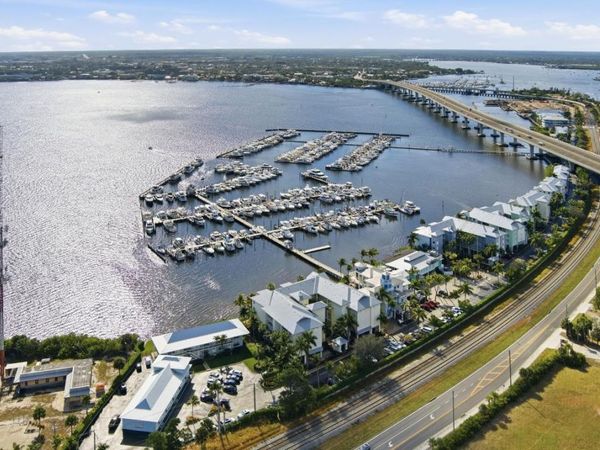 975 NW Flagler Avenue, Unit 307, Stuart, FL 34994