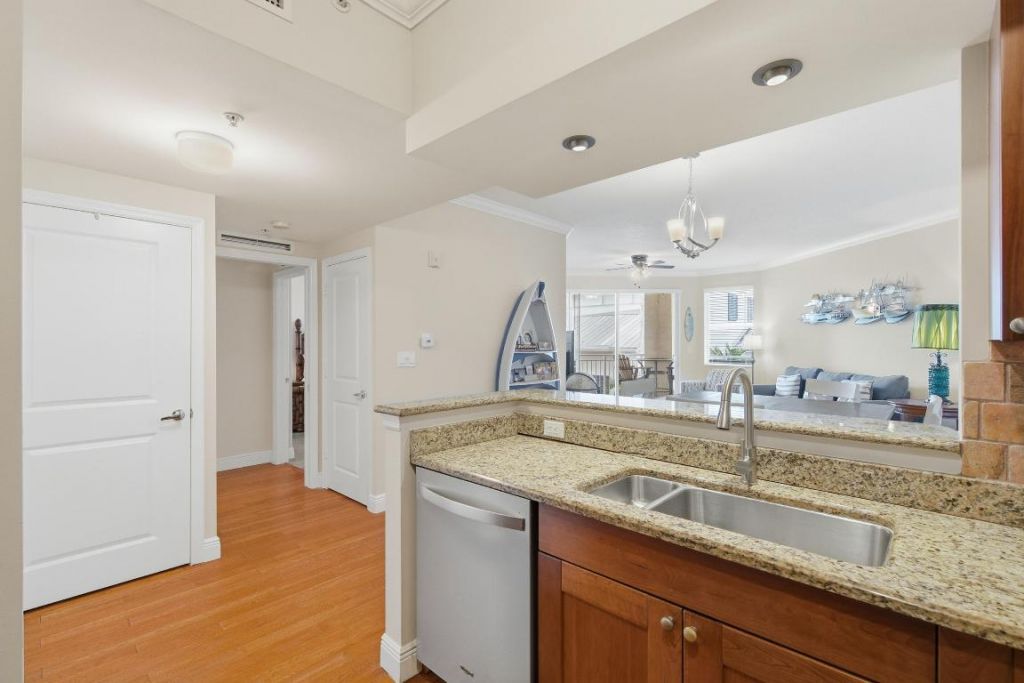 975 NW Flagler Avenue, Unit 307, Stuart, FL 34994 Photo