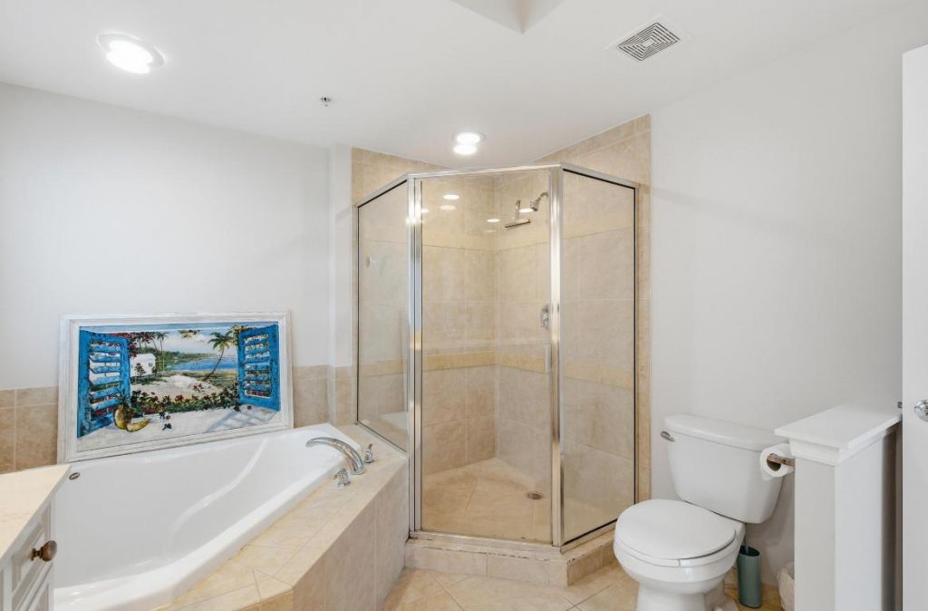 975 NW Flagler Avenue, Unit 307, Stuart, FL 34994 Photo