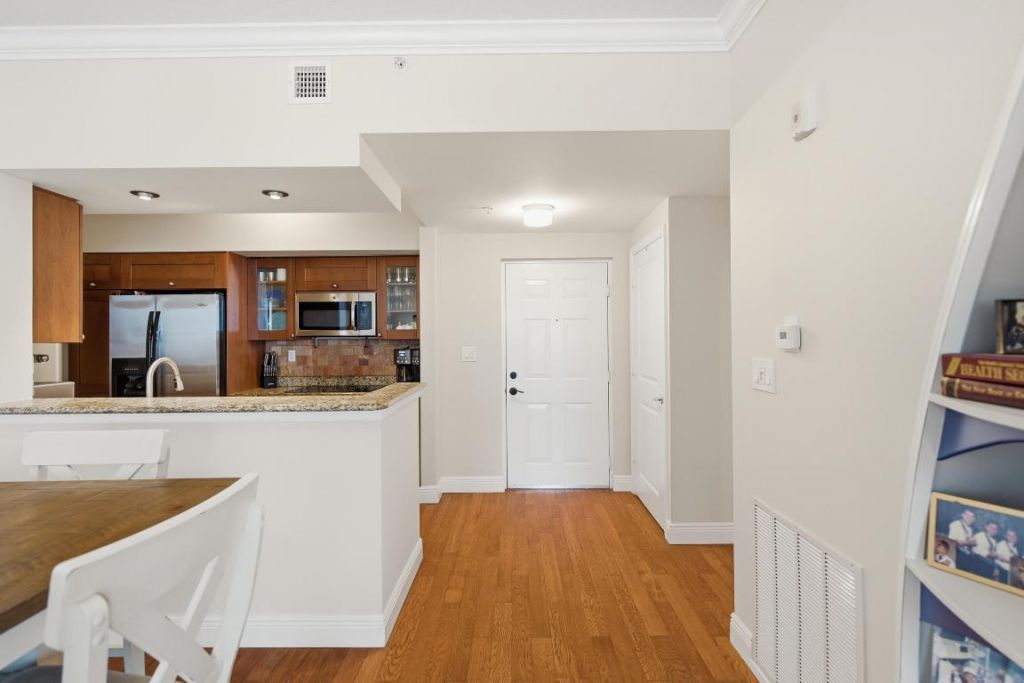 975 NW Flagler Avenue, Unit 307, Stuart, FL 34994 Photo