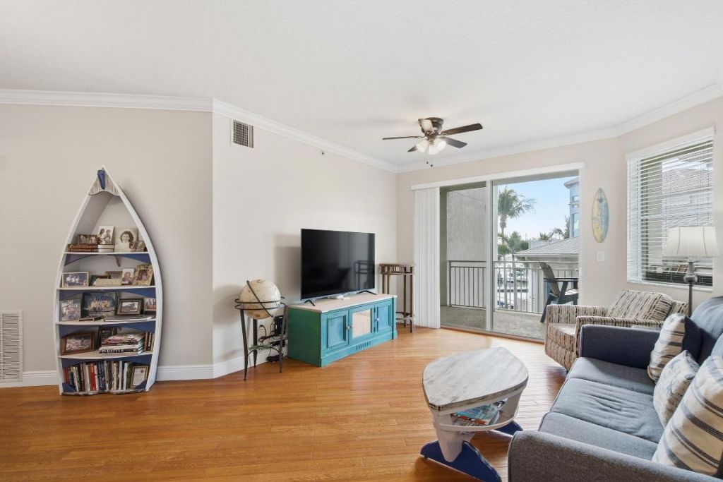 975 NW Flagler Avenue, Unit 307, Stuart, FL 34994 Photo